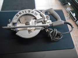 SKILSAW SPT77W-01 15-Amp 7-1/4-Inch Aluminum Worm Drive Circular Saw