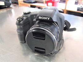 Sony Cyber-shot DSC-HX200V 18.2 MP Exmor R CMOS Digital Camera