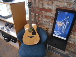 YAMAHA Folk Acoustic Guitar