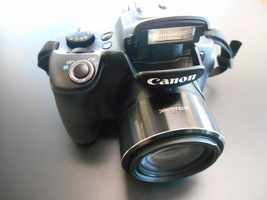 Canon Powershot SX60 16.1MP Digital Camera 65x Zoom 3-inch LCD Tilt Screen w/cha