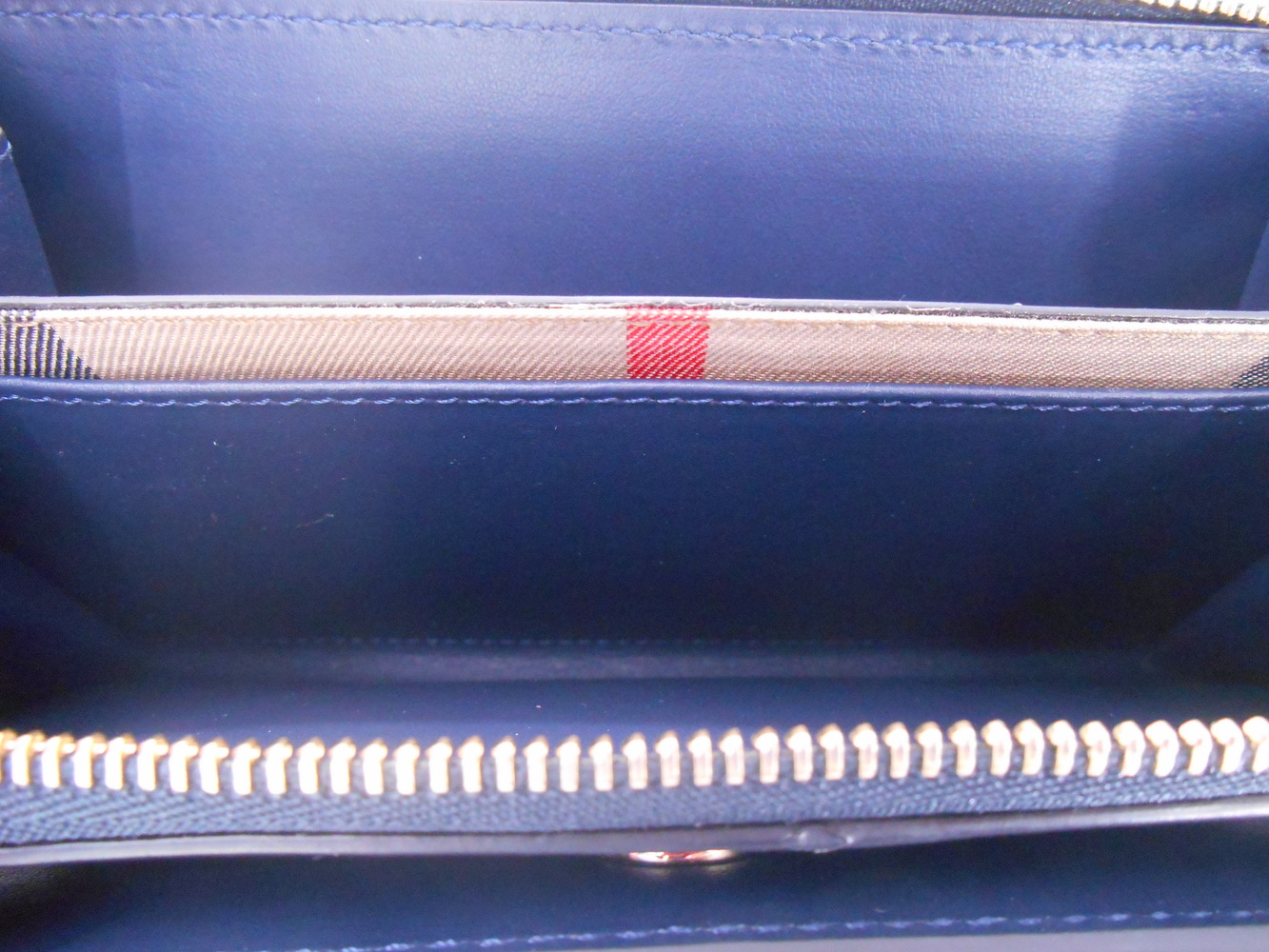 Burberry Alvington Large Leather Wallet