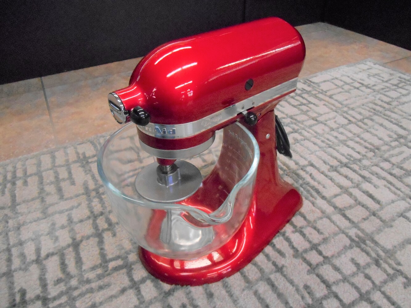 KitchenAid - 325w 5QT Artisan Design Tilt-Head Stand Mixer - Candy Apple Red