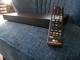 LG Streaming 4K Ultra HD Hi-Res Audio Wi-Fi Built-In Blu-ray Player