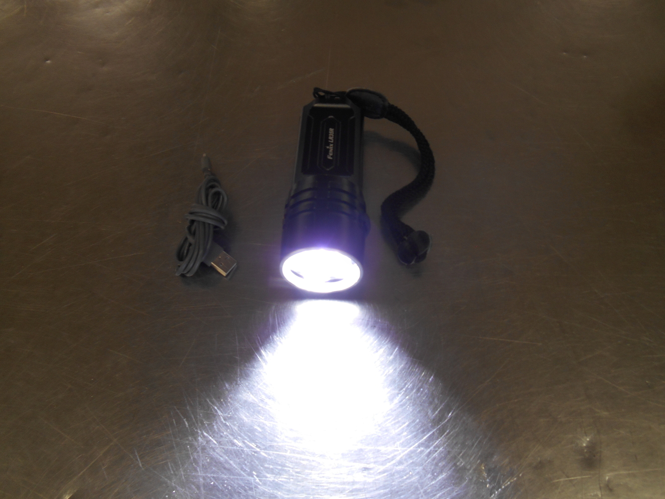 Fenix LR35R Super Bright Rechargeable 1000 Lumen Flashlight 