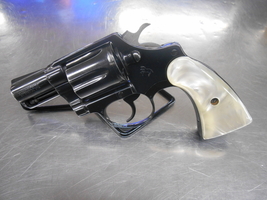 COLT DETECTIVE SPECIAL 1980 .38spl Blued 2in Revolver Pearl Grips