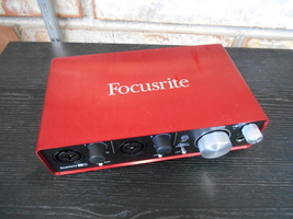 Focusrite Scarlett 2i2 USB Audio Interface-  2nd Gen