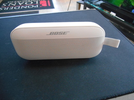  Bose SoundLink Flex Portable Bluetooth Speaker 