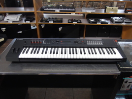 Yamaha MX61BK Music Production Synthesizer 