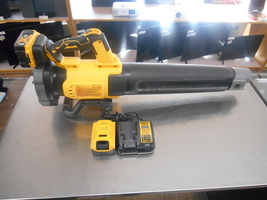 DEWALT 20V MAX 125 MPH 450 CFM Brushless Cordless  Blower