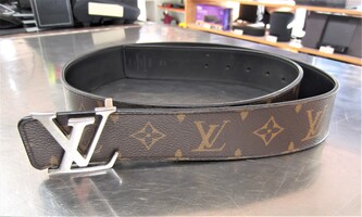 LOUIS VUITTON 2019 INITIALS BELT 40mm