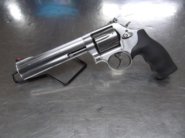 SMITH & WESSON 686 PLUS DA/SA Revolver 6? 7 RDS .357 Magnum/ .38 Special