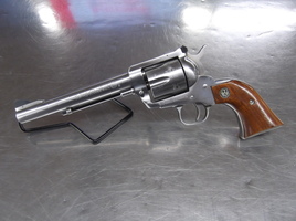 RUGER BLACKHAWK .357 Mag Cal. Revolver Revolver 6.5inches Stainless w BOX