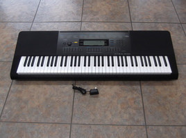  Casio WK245 76-Key Keyboard
