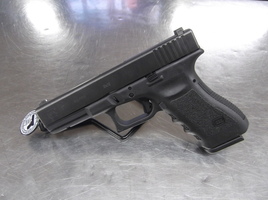 Glock 17 G5 Front Serrations 9mm Luger 4.49in Pistol  10+1 Rounds