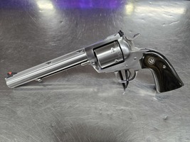 RUGER New Model Blackhawk Bisley Hunter .44Mag Stainless 7in w/Rings Lam. Grips