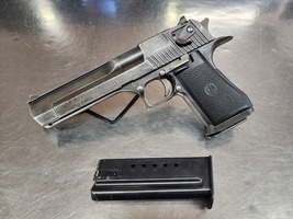 IMI Desert Eagle .44 Magnum 6in 8Rd Semi-Auto Pistol 2 Mags