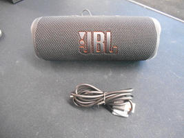 JBL Flip 6 Bluetooth Speaker